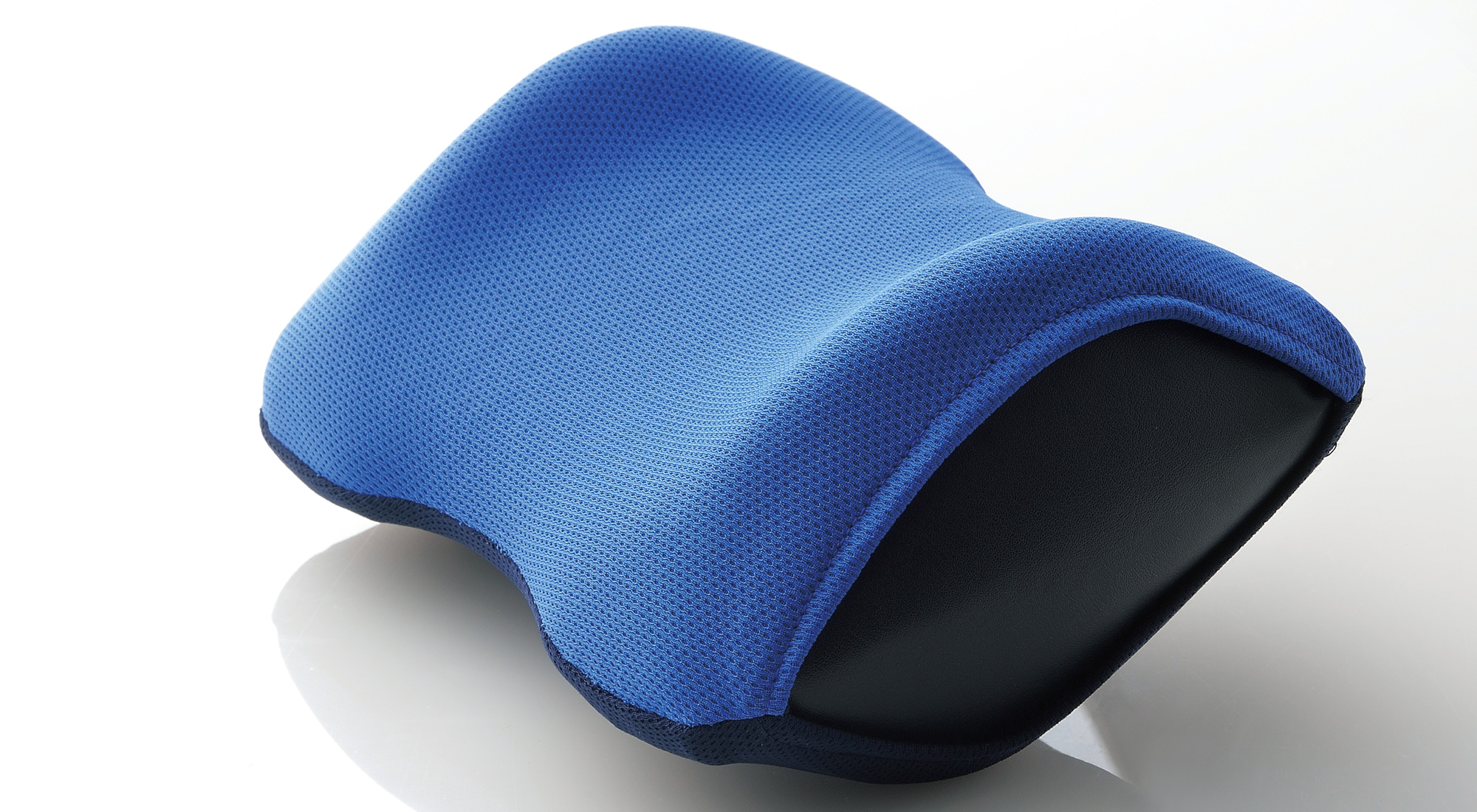 乗り物で寝るとき首には大きな負担が 乗物用頚椎保持具 ネックラック